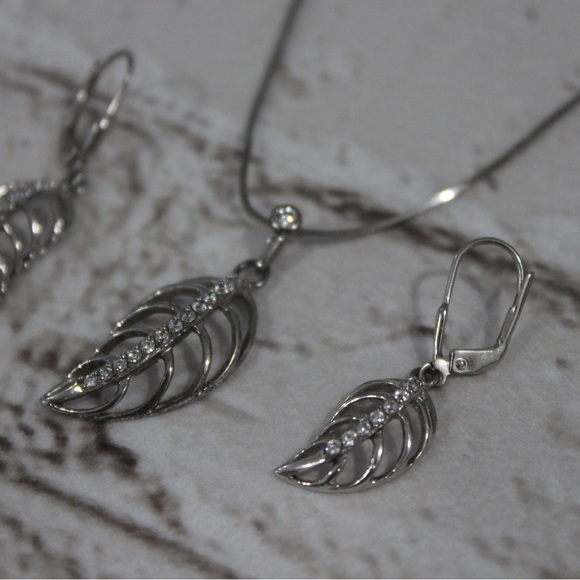 Silver White Gold Leaf Earrings Necklace - Picture 4 of 10